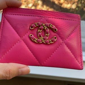 Chanel 19 Card Holder Quilted Leather Authentic Barbie pink